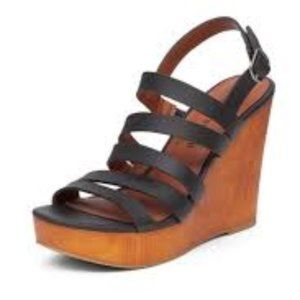Larinaa Lucky Brand Black Wedge Heels